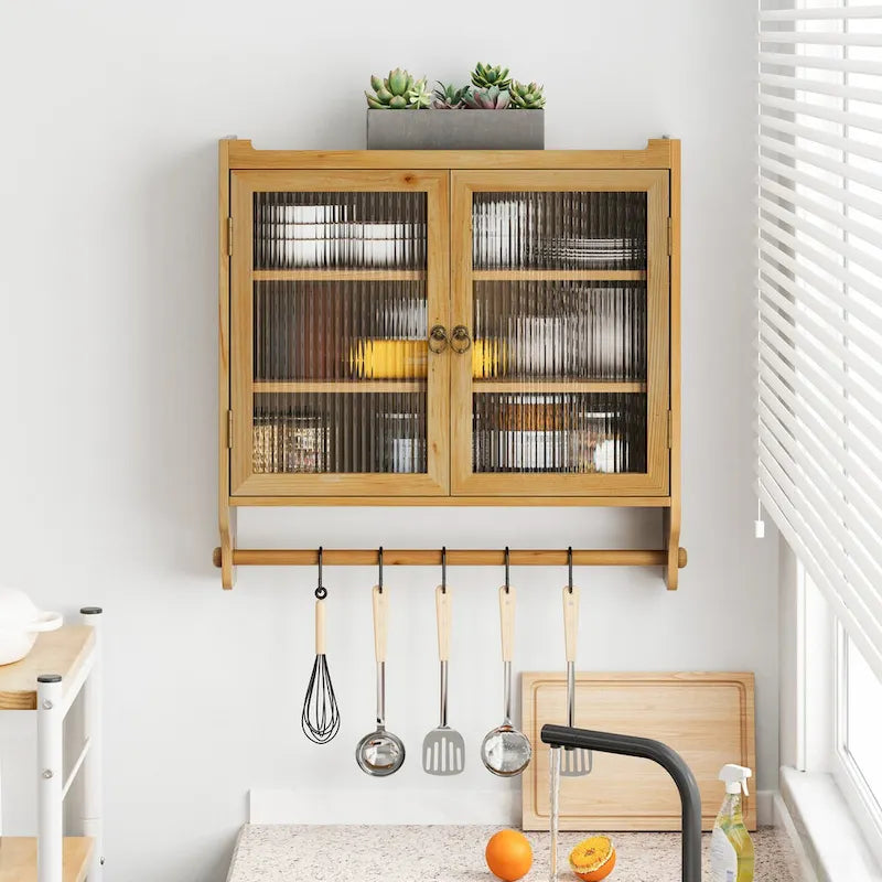 Meuble haut de salle de bain à deux portes, couleur bois naturel, finition polie, 3 étagères et porte-serviettes